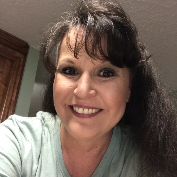 Meet your Posher, Pamela - Picture 1 of 1